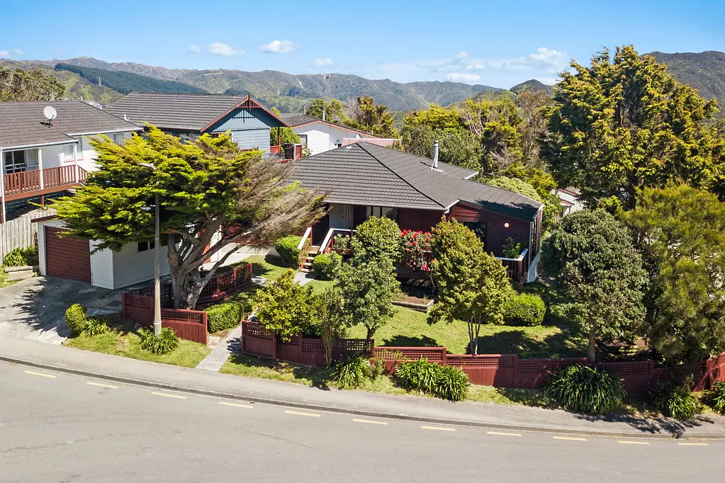102 Montgomery Avenue, Karori, Wellington