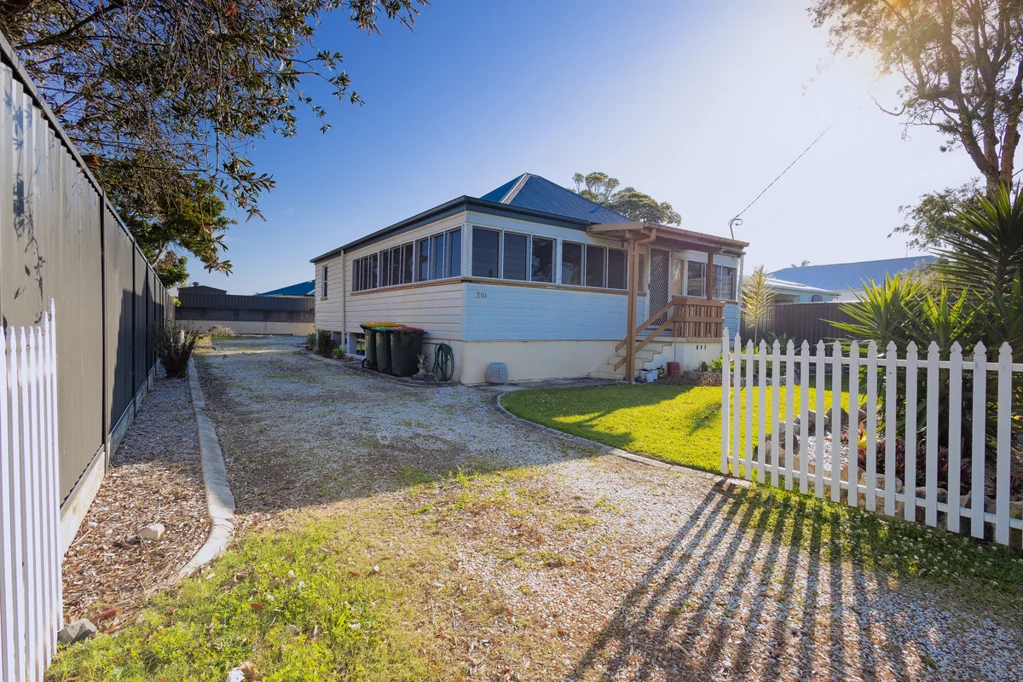 210 Yamba Road, Yamba, NSW 2464