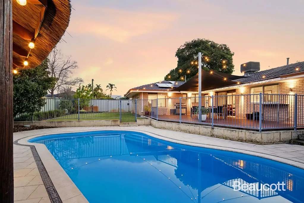 Dianella 4ਬੈੱਡਰੂਮ Dianella Drew has a parkside location for you!