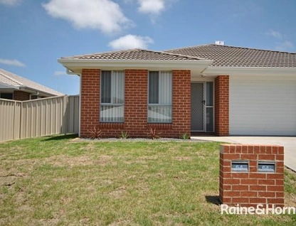 64 Peppermint Drive, Worrigee, South Coast, 3 rūma, 2 rūma horoi, Townhouse