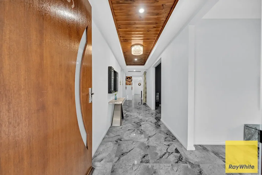 Tarneit 4 Bedroom East-Facing Modern Home in Prime Tarneit Location