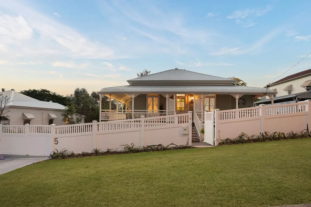 East Ipswich 3 Slaapkamer Timeless Queensland Charm, Beautifully Restored - Prime Location Near Ipswich Girls' Grammar