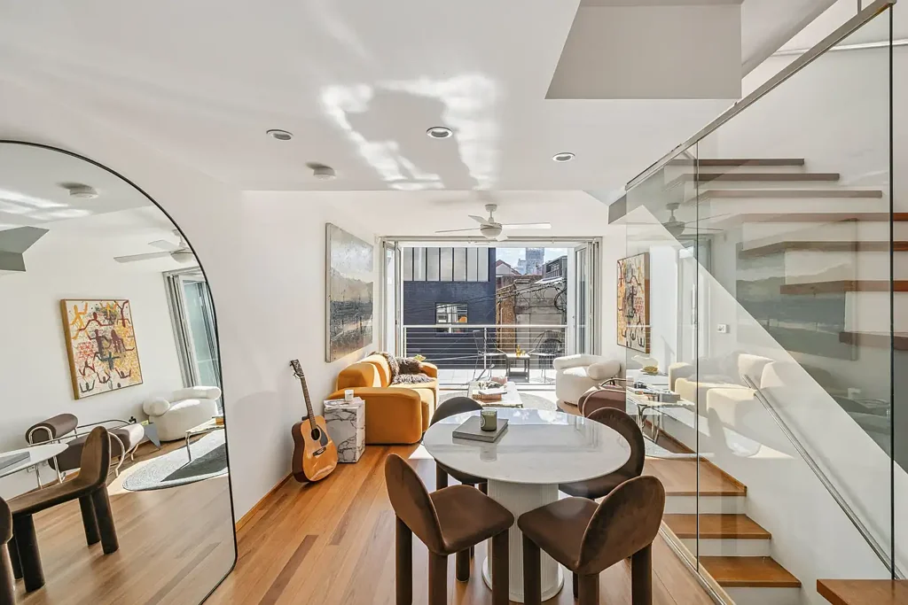 Redfern 2部屋 Contemporary Torrens title home in inner-city laneway setting