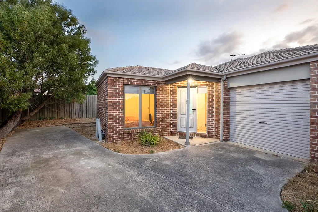 1B Magnolia Street, Wendouree, VIC 3355