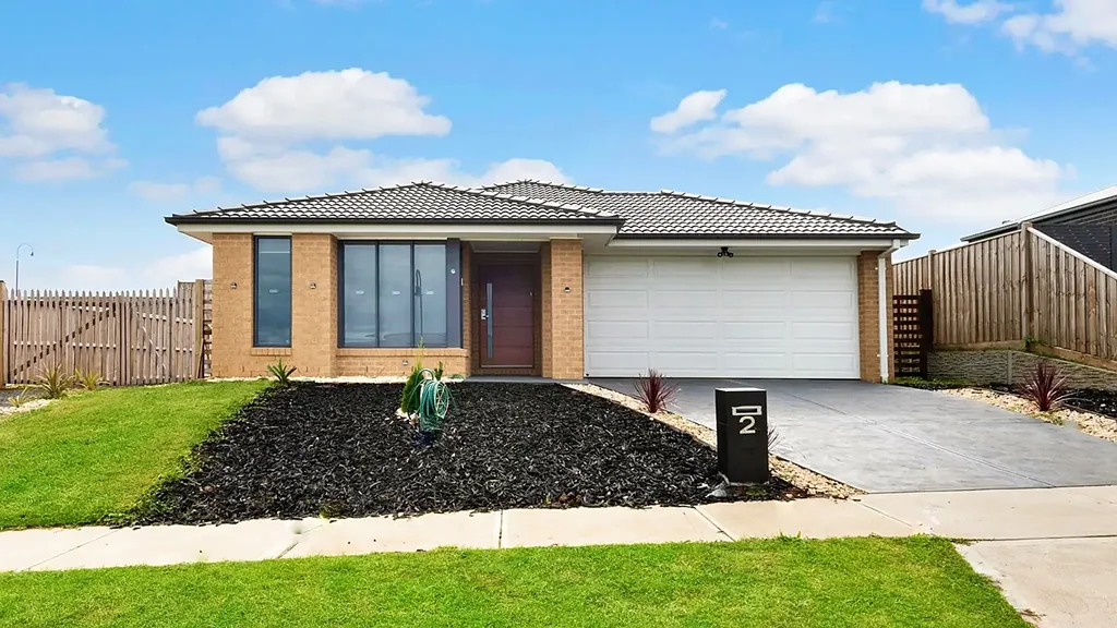 4 BEDROOM HOME IN GREAT LOCATION!