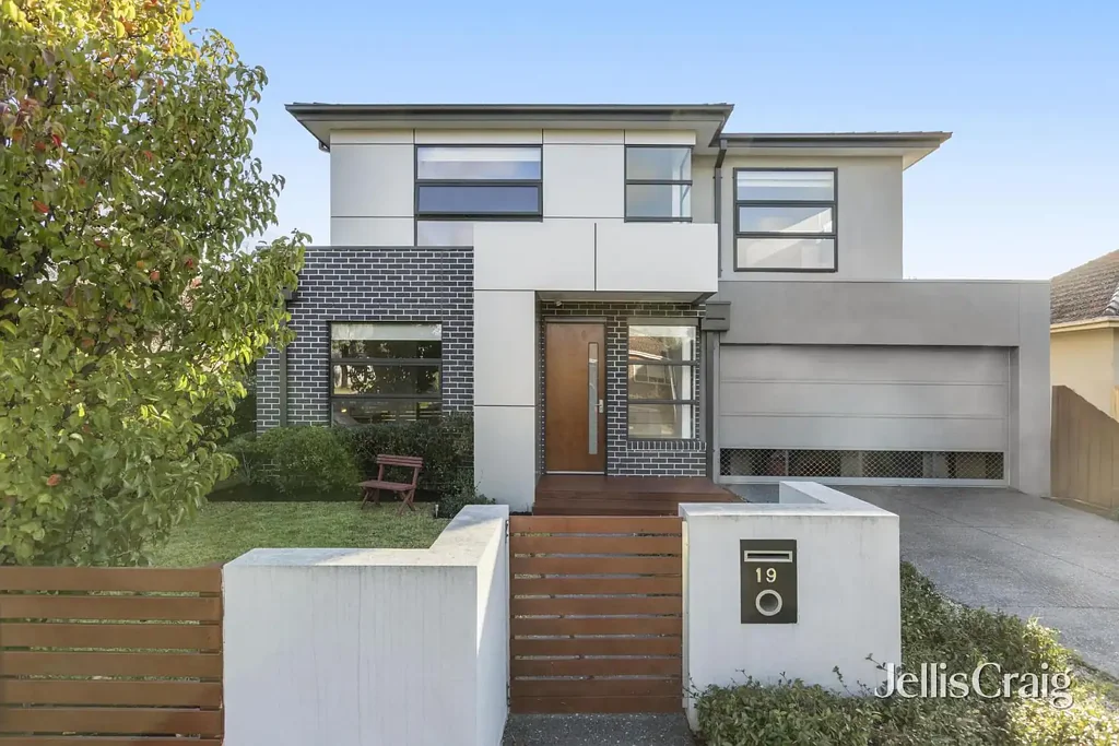Bentleigh East 4침실 Freestanding flair in the McKinnon zone