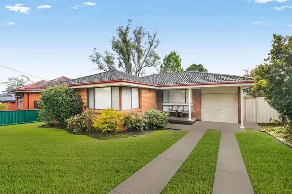 164 O'Sullivan Rd, Leumeah, NSW 2560