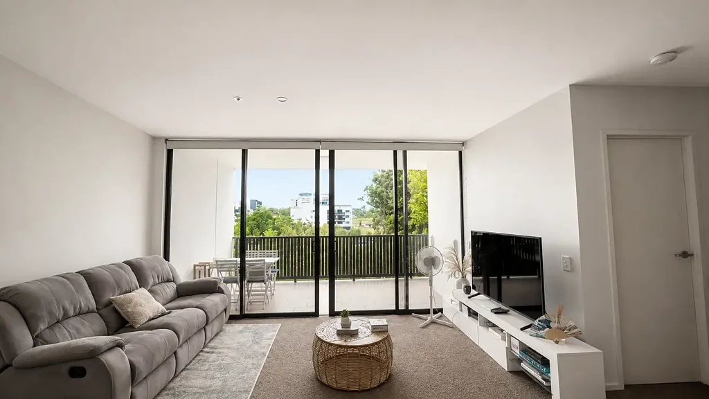Sippy Downs Serenity: Contemporary Living Meets Ultimate Convenience