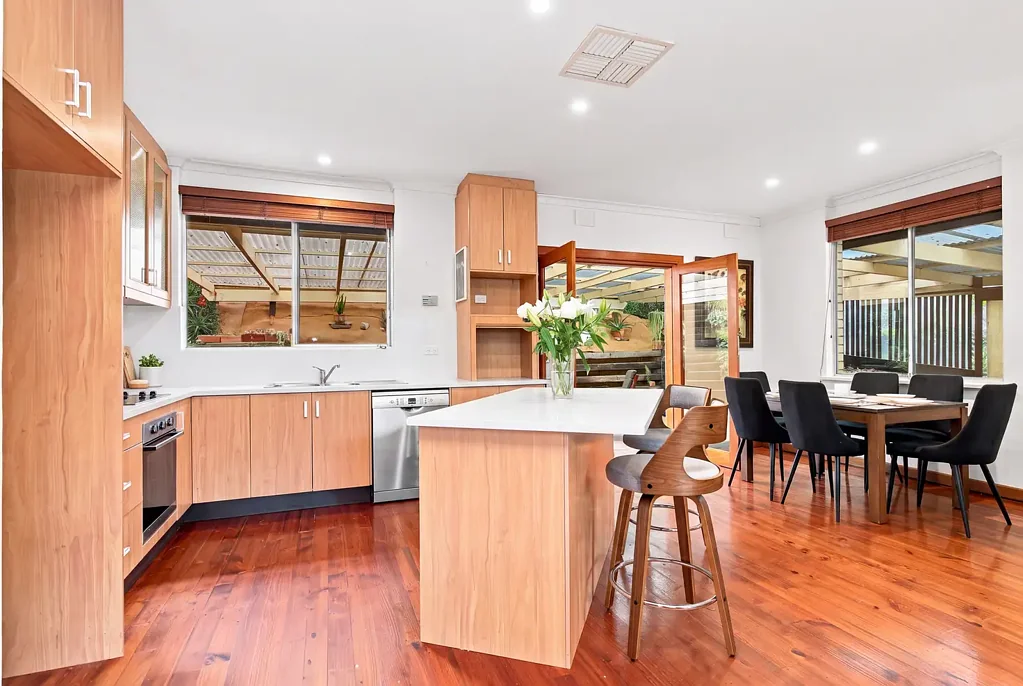 Belair 3Moenga Leafy Belair Living with Space, Views & Privacy.