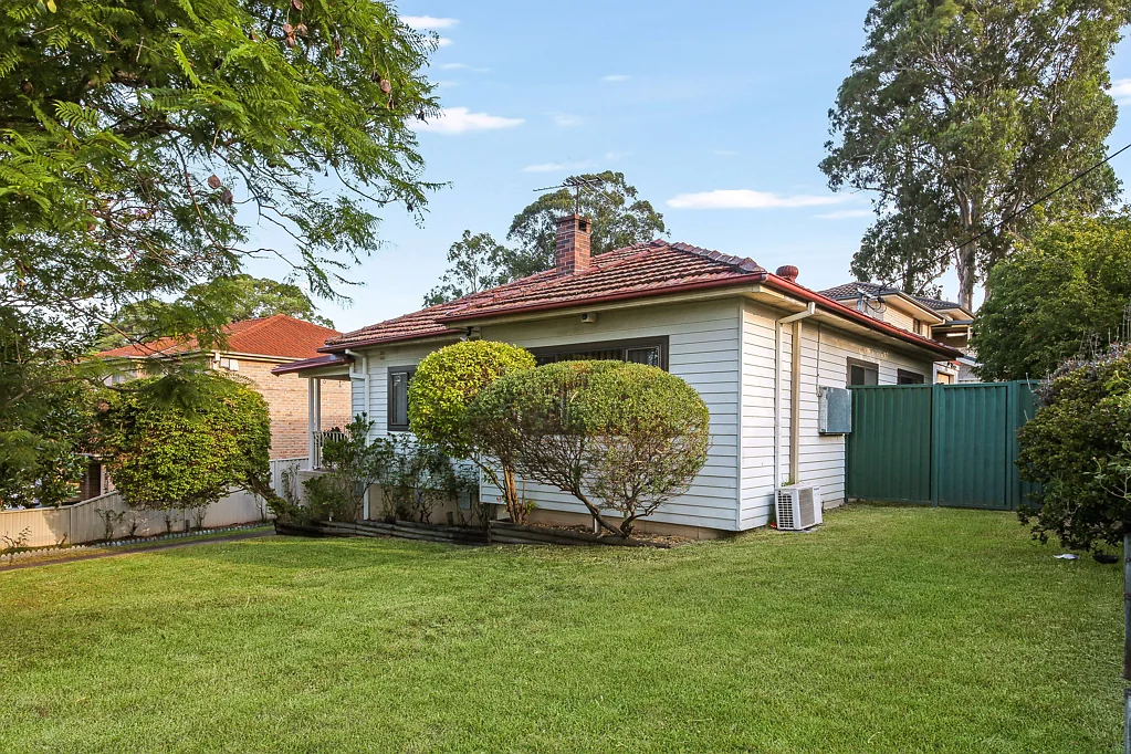 Wentworthville 4Phòng ngủ Corner Block Home