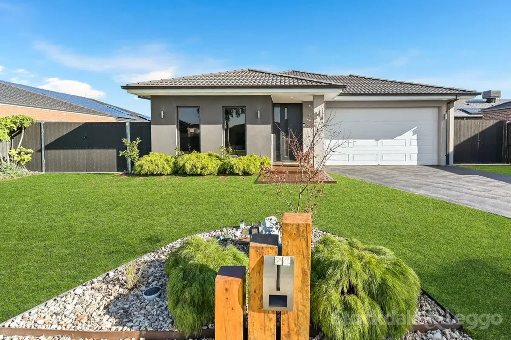24 Shelton Park Drive, Koo Wee Rup, VIC 3981