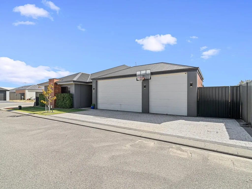 1 Hugel Lane, Ravenswood, WA 6208