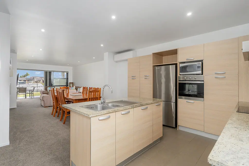 Whitianga 3Kwarto Ultimate Waterfront Deal – Now $1,185,000