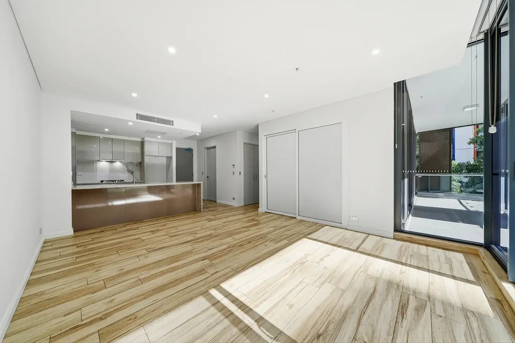 Spacious | 3-Bedroom Apartment | 2 Carspace | Huge Balcony & Master Suite with Bathtub