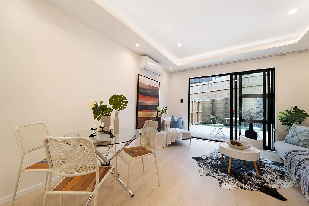 6/52 Newington Road, Henderson, Waitakere City, Auckland