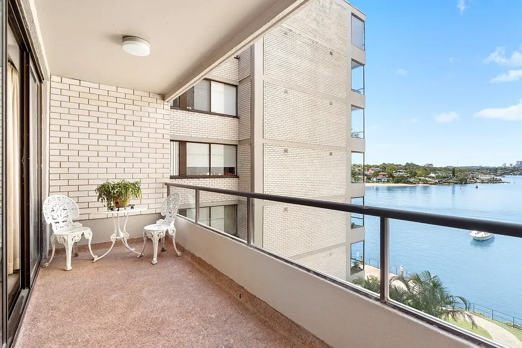 Abbotsford 3ห้องนอน Spacious Apartment with Water Views Along Abbotsford Peninsula