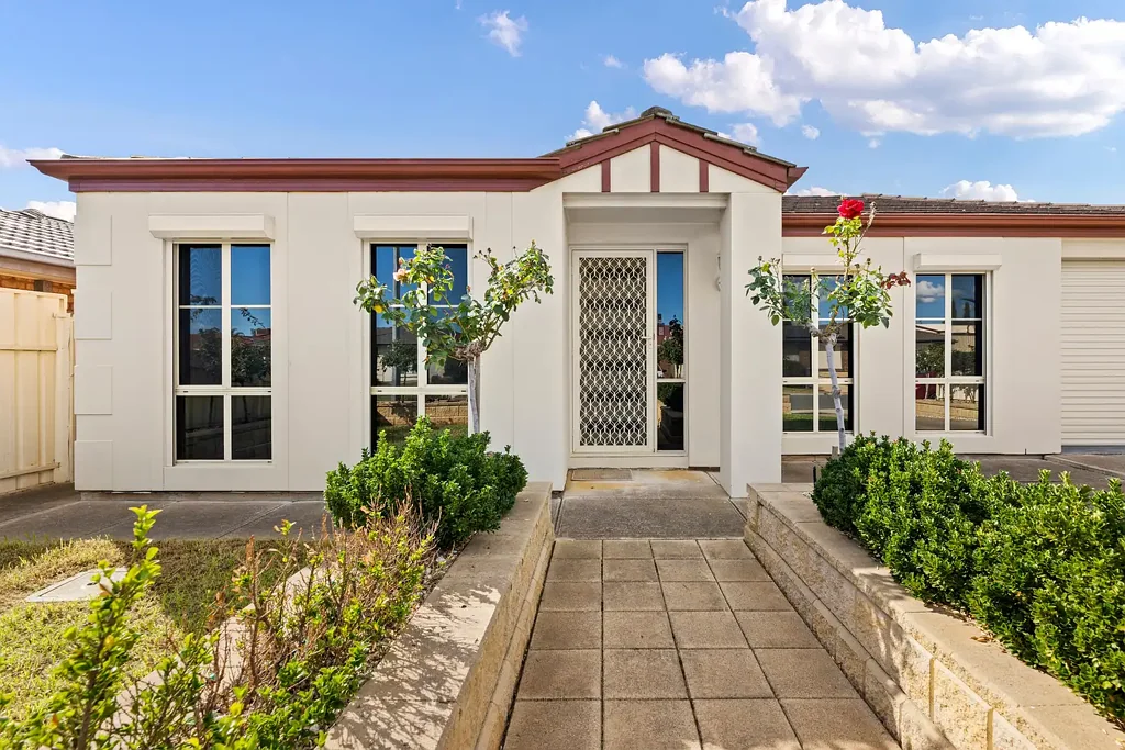 Burton 4房  Move-In Ready Comfort with Family-Friendly Lifestyle Appeal.