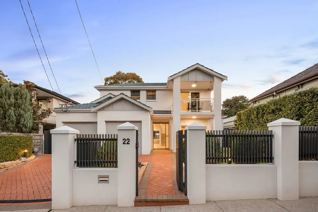 Strathfield 5ห้องนอน A unique opportunity on a coveted street within the Golden Mile of Strathfield