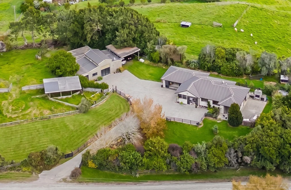 Helensville 3 Bedroom Room to Live, Entertain and Enjoy