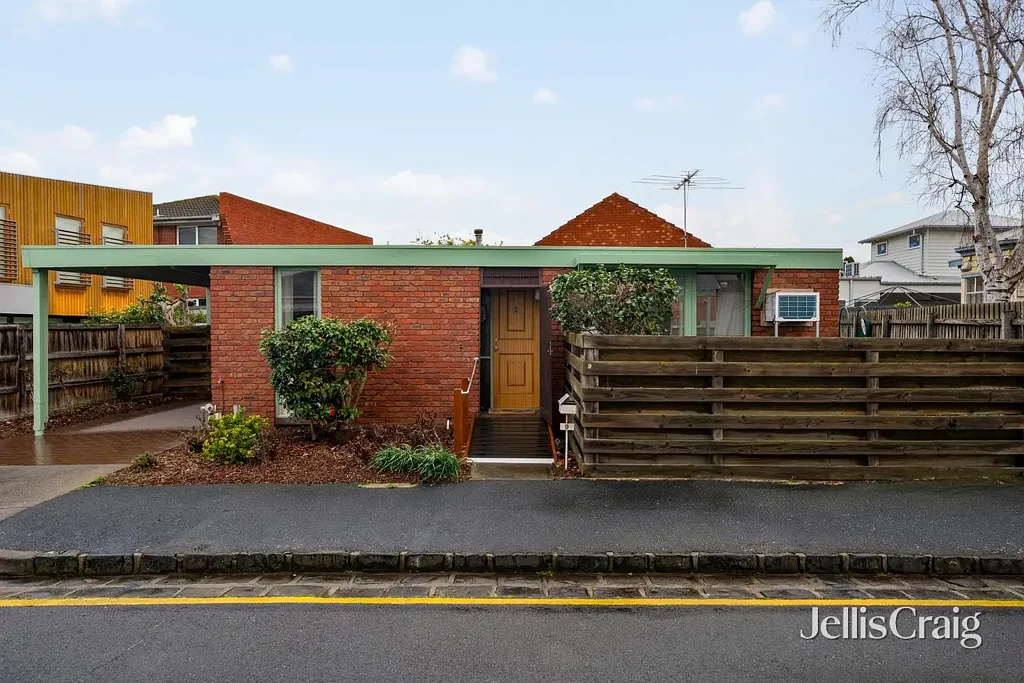 Williamstown 2房 Williamstown 中心生活，尽享生活魅力 Central Williamstown Living with Lifestyle Appeal