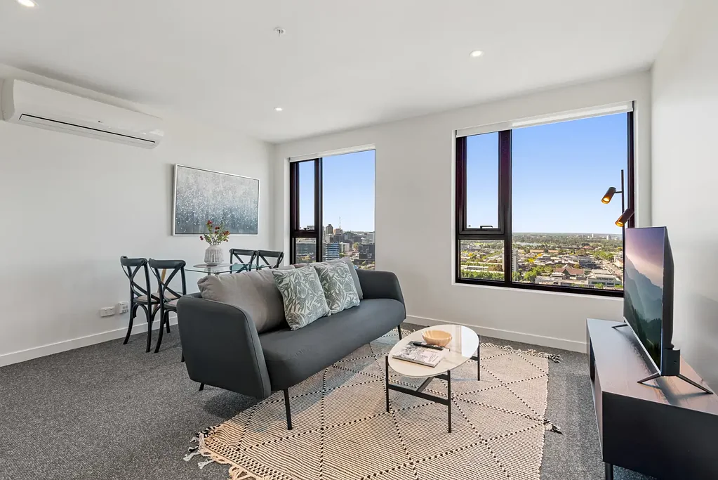 Fully Furnished Southbank Apartment with Stunning City Views & Resort-Style Amenities