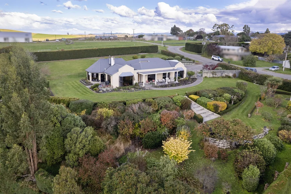 Maheno  FAMILY LIVING MEETS LIFESTYLE