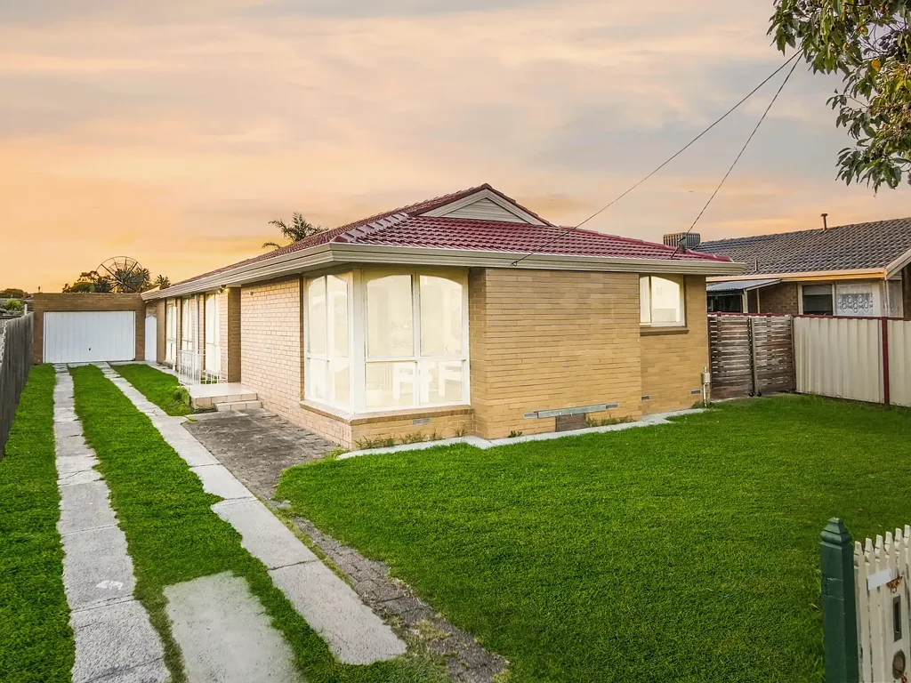 Keysborough 4 Bedroom Flexible Family Living with Self-Contained Potential in a Quiet Keysborough Pocket
