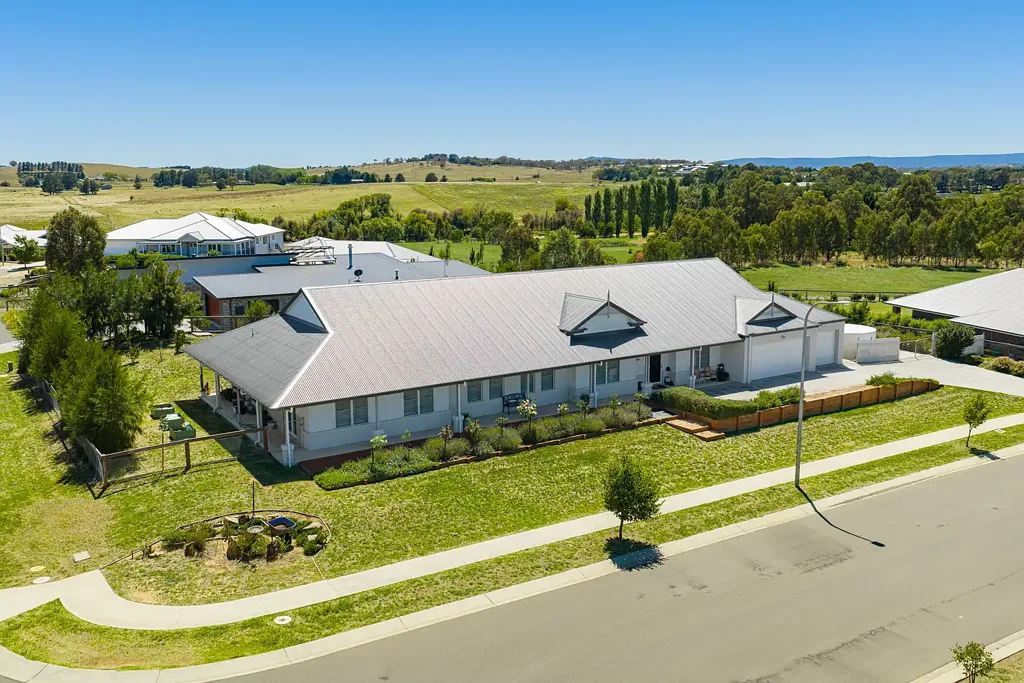 Goulburn 5 Slaapkamer Space, quality and thoughtful design in a standout family home