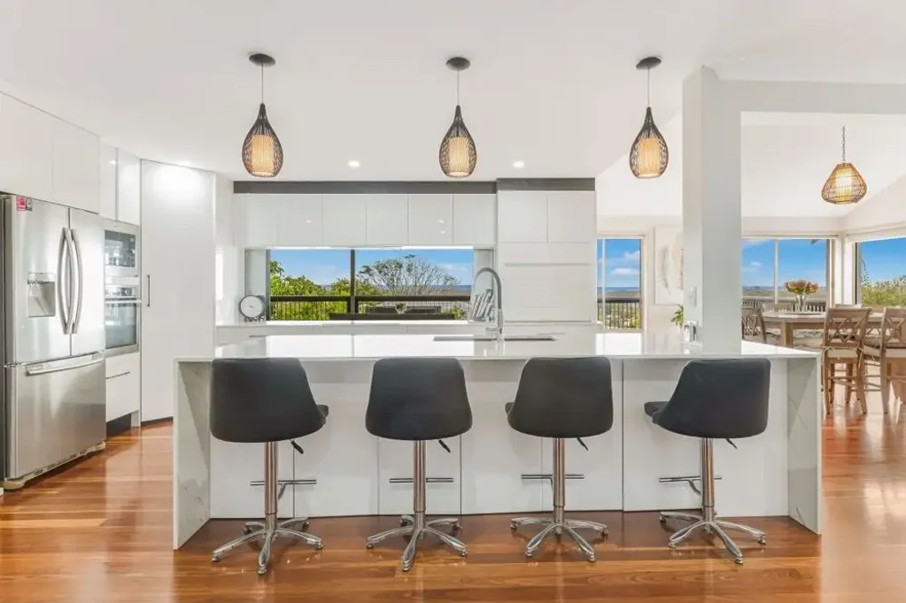Banora Point 4Kwarto Beautiful Dual-Living Family Home with Exceptional Ocean Views