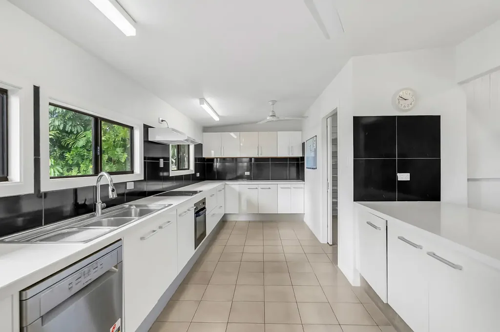 21 Bunda Street, East Innisfail, QLD 4860
