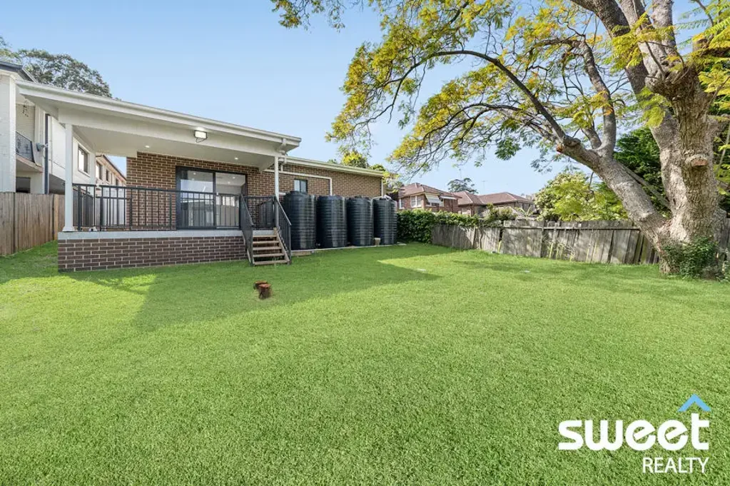 Modern Two-Bedroom Granny Flat in Quiet Location