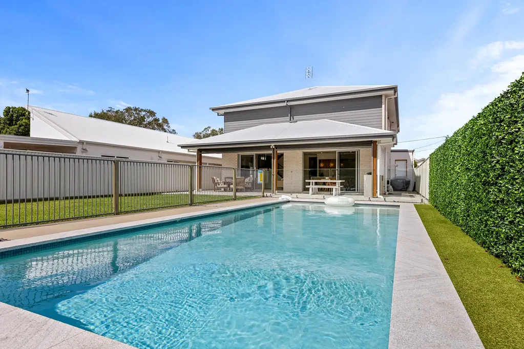 Golden Beach 4ห้องนอน Motivated Sellers! Secure Your Coastal Lifestyle Now at 8 Hume Street, Golden Beach
