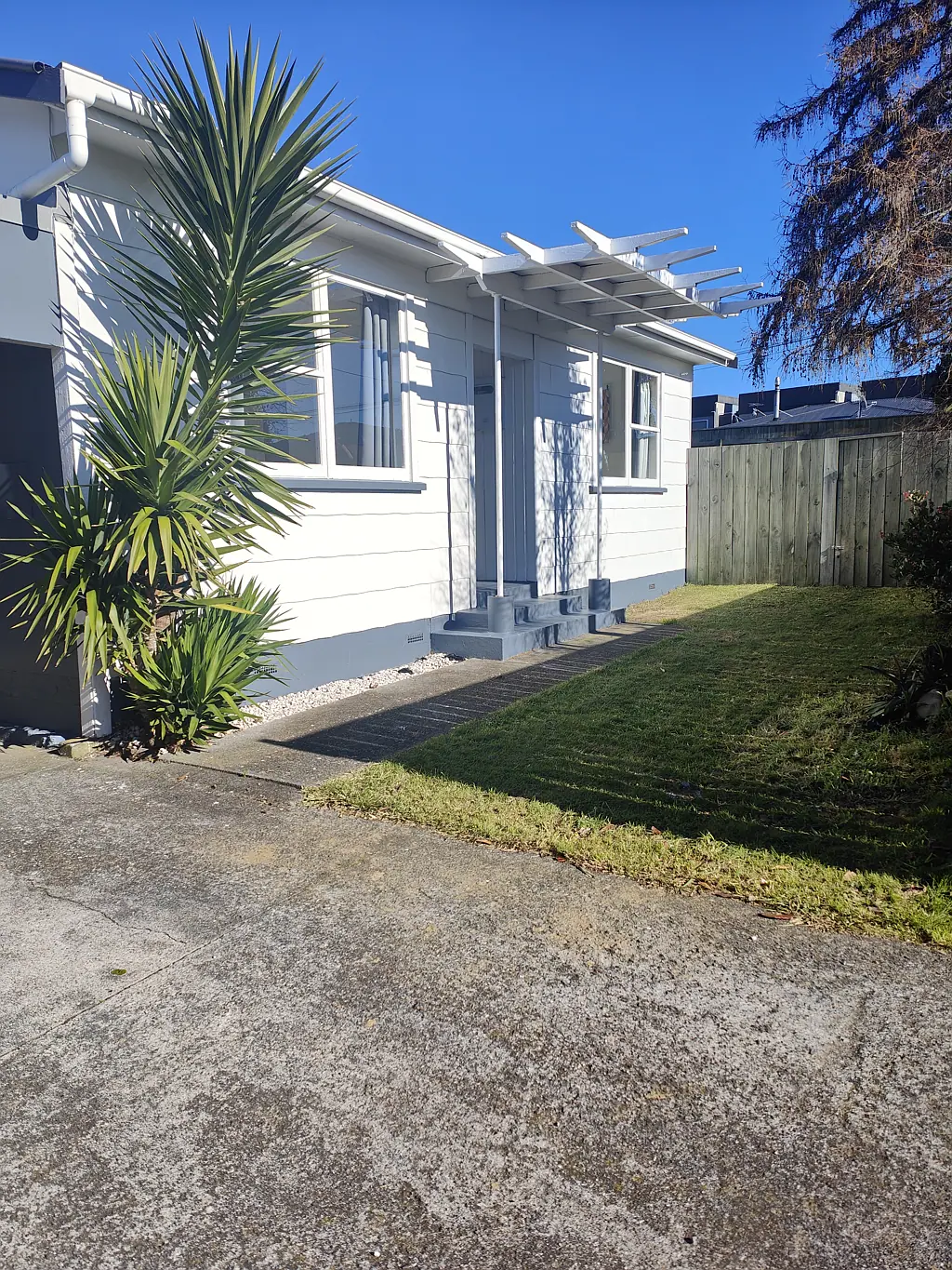 Glenholme 2房  Central Living or Investment Opportunity