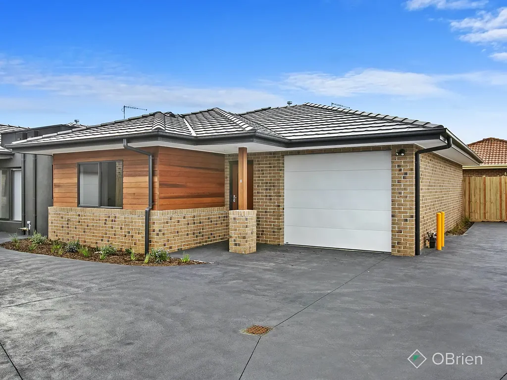 Stylish Single Level Living in a Convenient Mount Martha Location