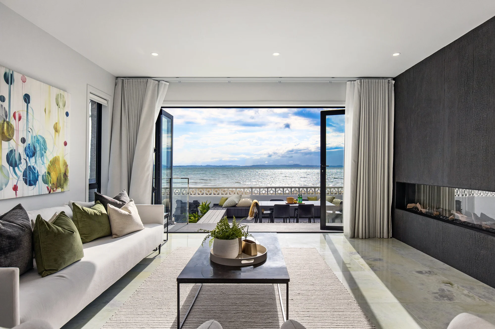 Eastern Beach 4房 开发商匠心打造！私享Eastern Beach金色沙滩，将波澜壮阔收藏于窗！ Absolute Waterfront Living - Serious Seller!
