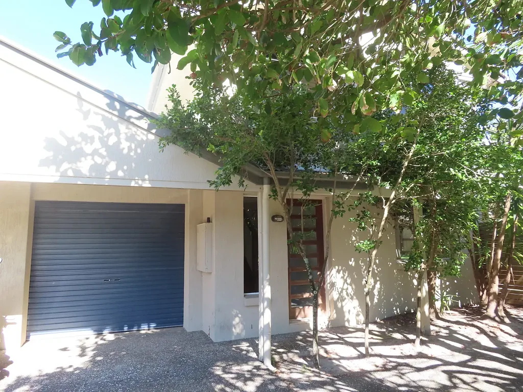 Stylish Beachside Living in Sunrise Beach