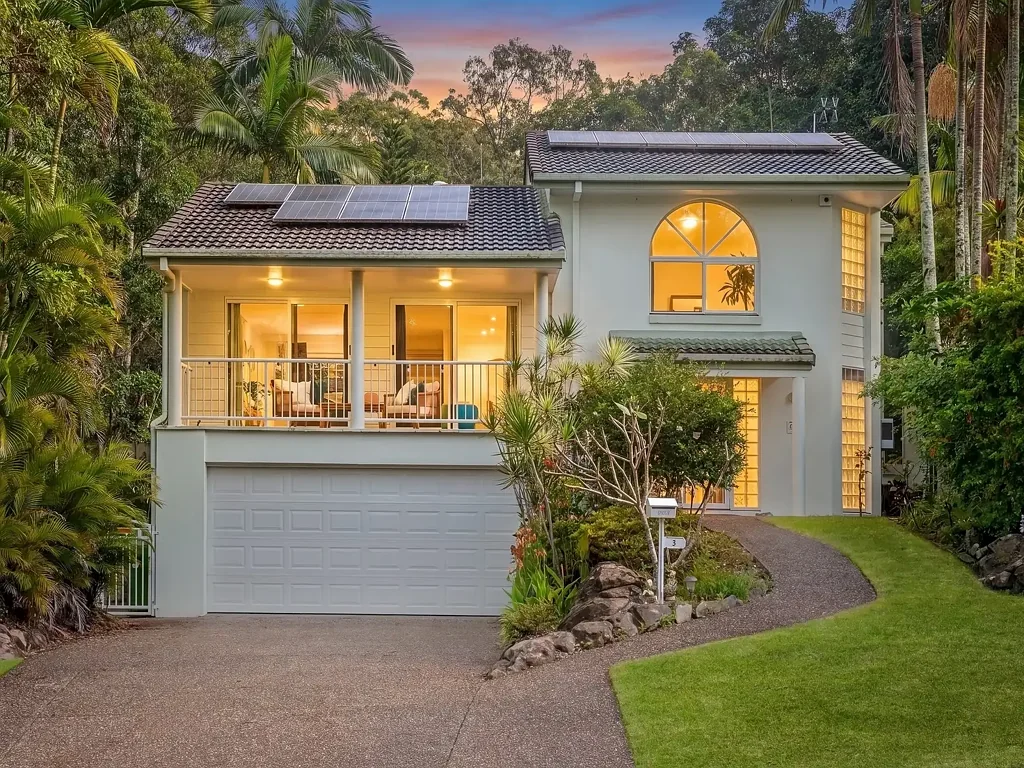 Currumbin Waters 3房  Owners Purchased Elsewhere, Secure this Private Sanctuary