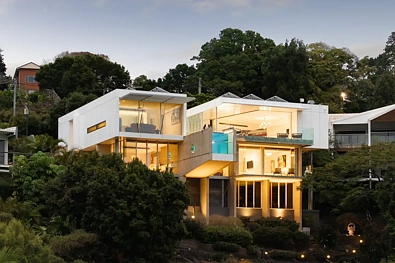 Buderim 4 Slaapkamer Architectural Excellence with Panoramic Coastal Views