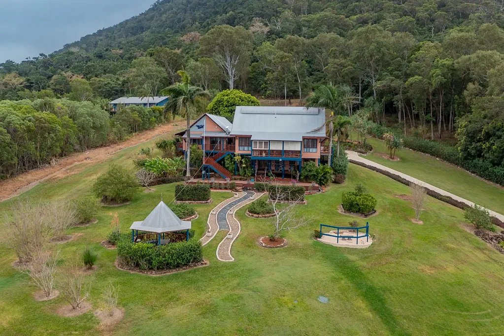 Conway 4Phòng ngủ Elevated Lifestyle Acreage With Panoramic Coastal Views