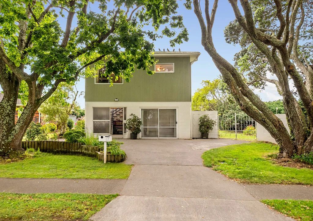 17 Waterlea Avenue, Mangere Bridge, Manukau City, Auckland