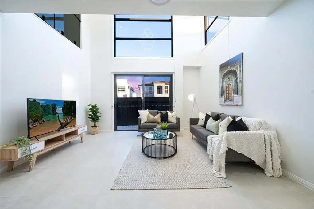 Marsden Park 5ਬੈੱਡਰੂਮ Stunning Double Level East-Facing Residence !!