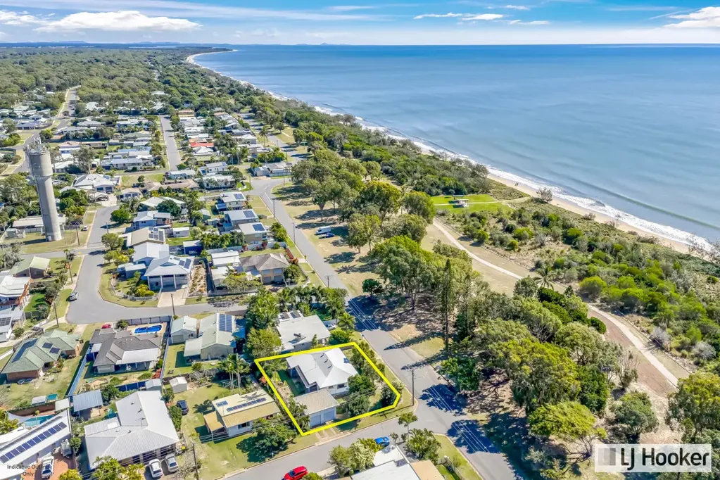 17 Pacific Boulevard, Moore Park Beach, QLD 4670