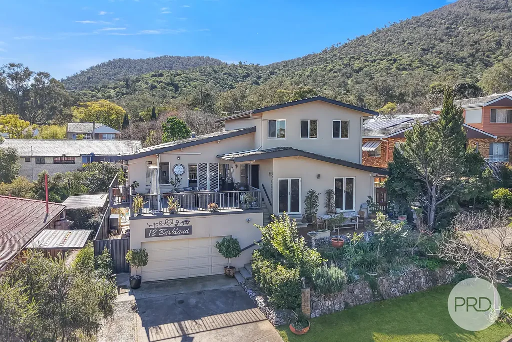 Tamworth 6房  Prestige, Space & Style! A Landmark East Tamworth Residence.