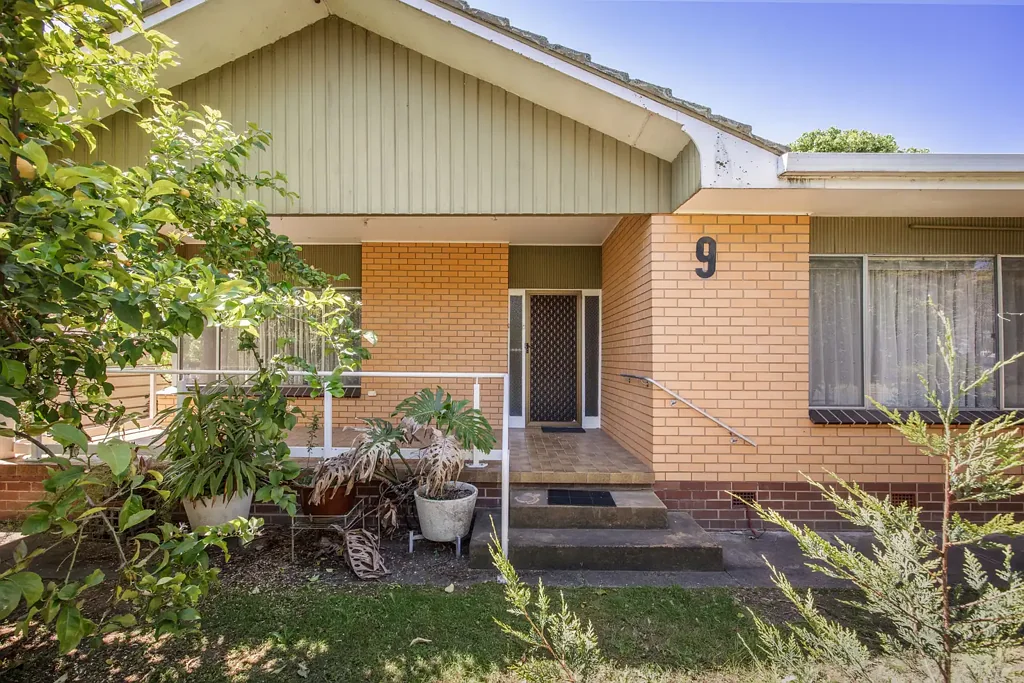 Spacious Family Living in a Central Location