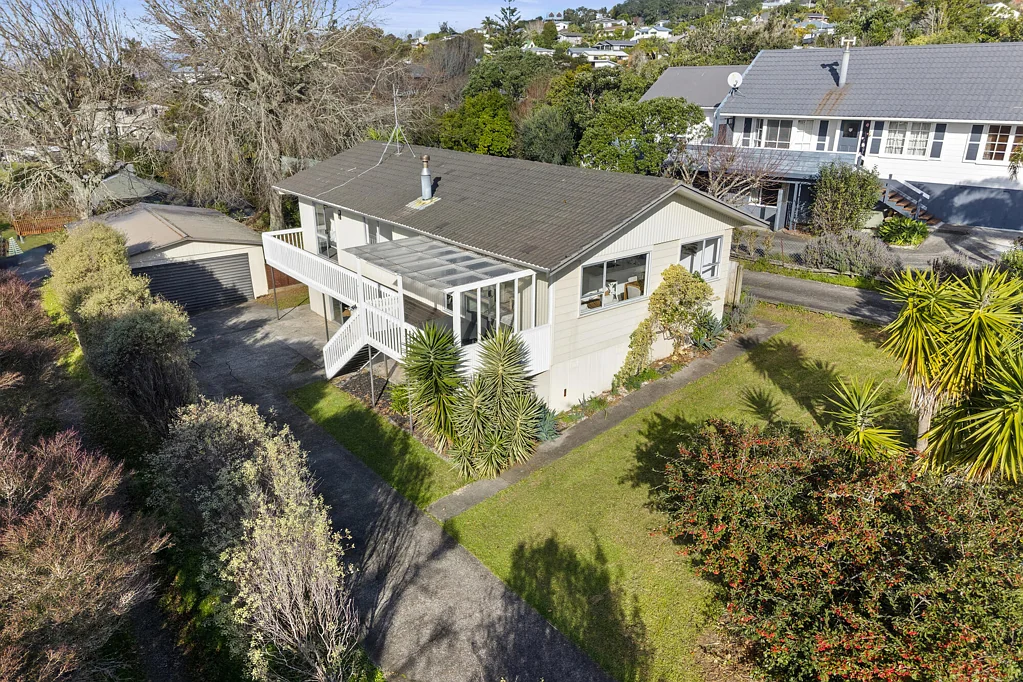 Stanmore Bay 3房  Packed with Value, Space & Potential!