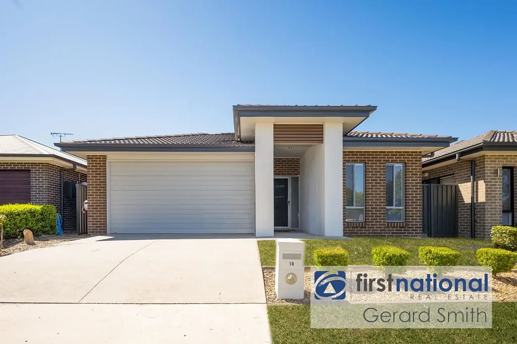 IMMACULATE 3 BEDROOM HOME LOCATED IN A QUIET STREET