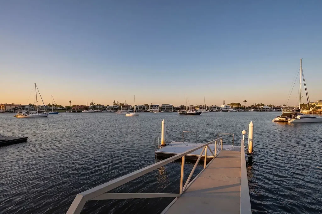 Mooloolaba 5ਬੈੱਡਰੂਮ ONE OF THE LAST ORIGINAL CARWOOLA CRESCENT HOMES LEFT