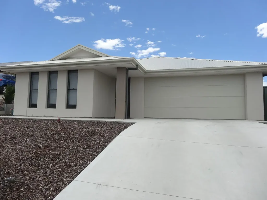 4 Bedroom House in Encounter Bay