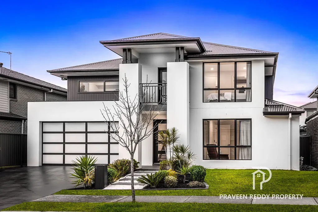 Marsden Park 5 Slaapkamer 41sq Wisdom Homes Master Piece on 420sqm Land ,15m Frontage With 5 Bed,4 Ensuites & A Sparkling Pool !!