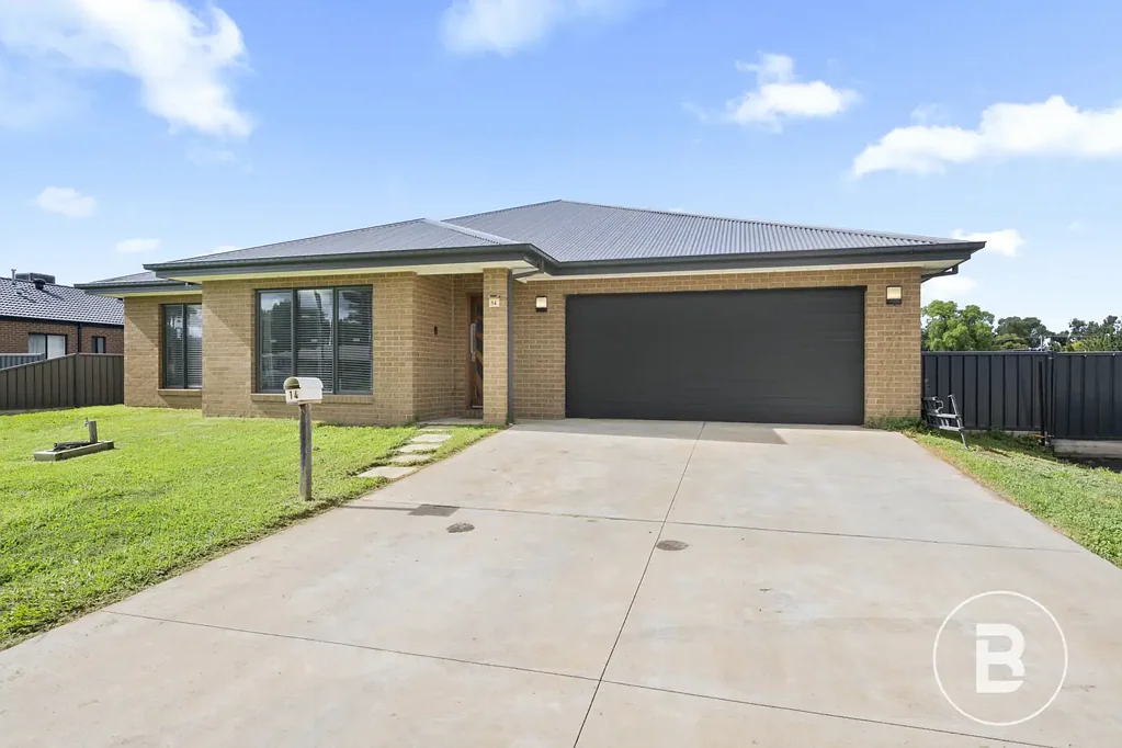 Carisbrook 5 Bedroom The Ultimate Family Upgrade: 5 Bedrooms & Dual Living Zones